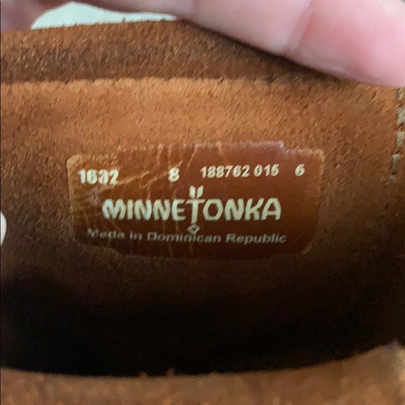 Minnetonka 3-Layer Fringe Suede Brown Boots, 8 - Picture 8 of 11